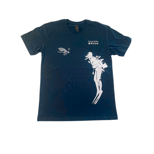 Camiseta de buceo Xico con una tortuga y un buzo